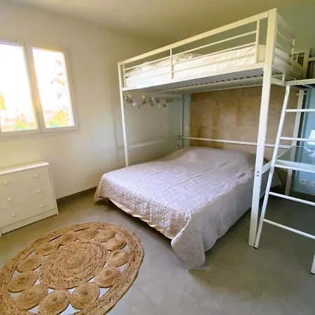 Lena 6 Pers Piscine 500 M 펜션