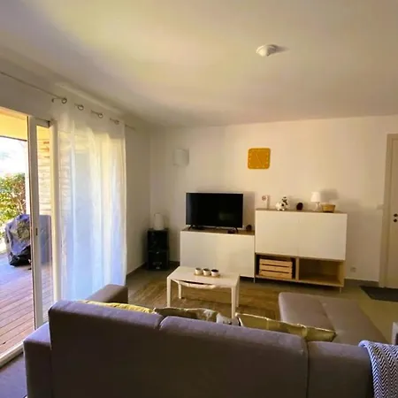 Lena 6 Pers Piscine 500 M *