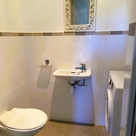 Lena 6 Pers Piscine 500 M *