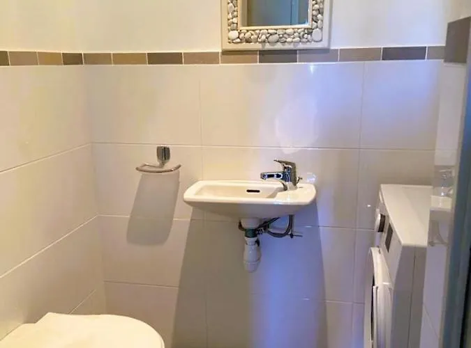 Lena 6 Pers Piscine 500 M *